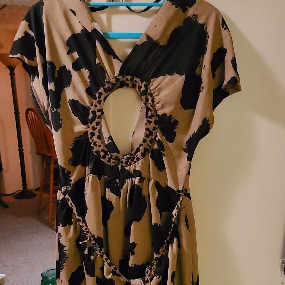 Dress - Picture 2 of 3